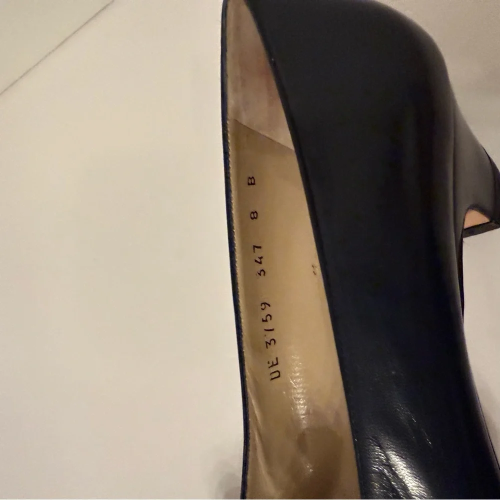⭐️SALVATORE FERRAGAMO SHOES HEELS NAVY BLUE LEATHER SIZE 8B ITALY LUXURY